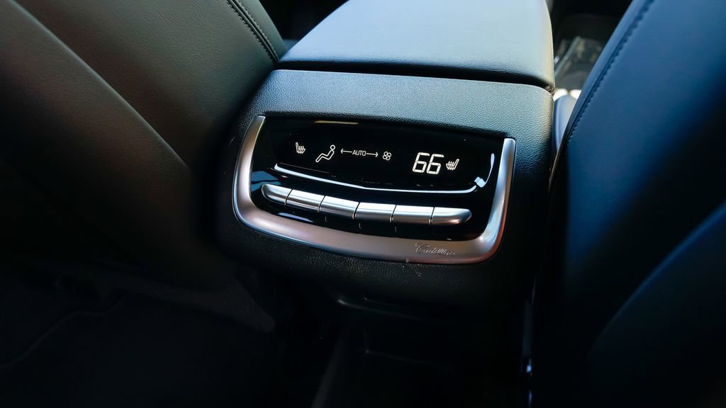 Certified 2025 Cadillac XT6 Premium Luxury w/ Technology Package image 18