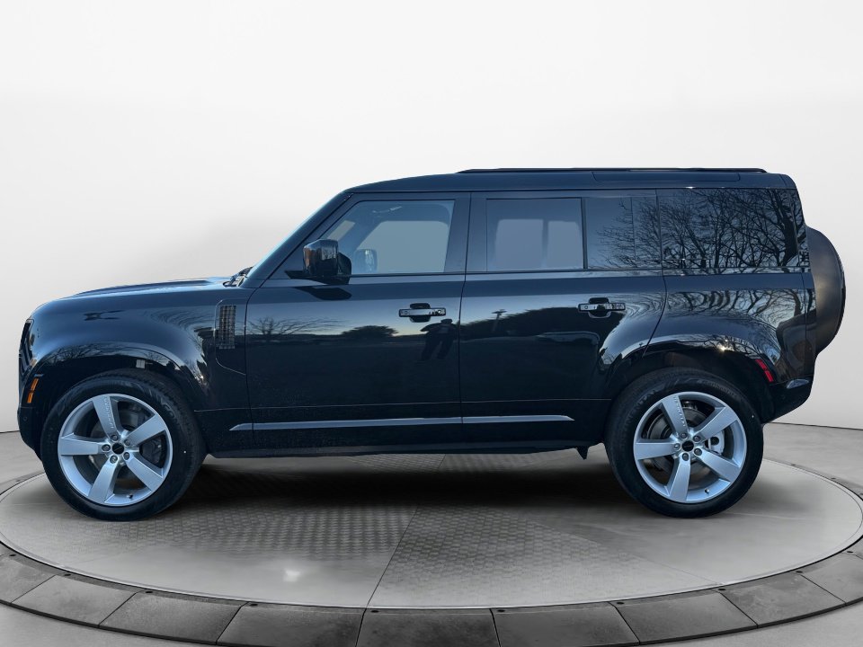 New 2026 Land Rover Defender 110 X-Dynamic SE AWD/4WD image 4
