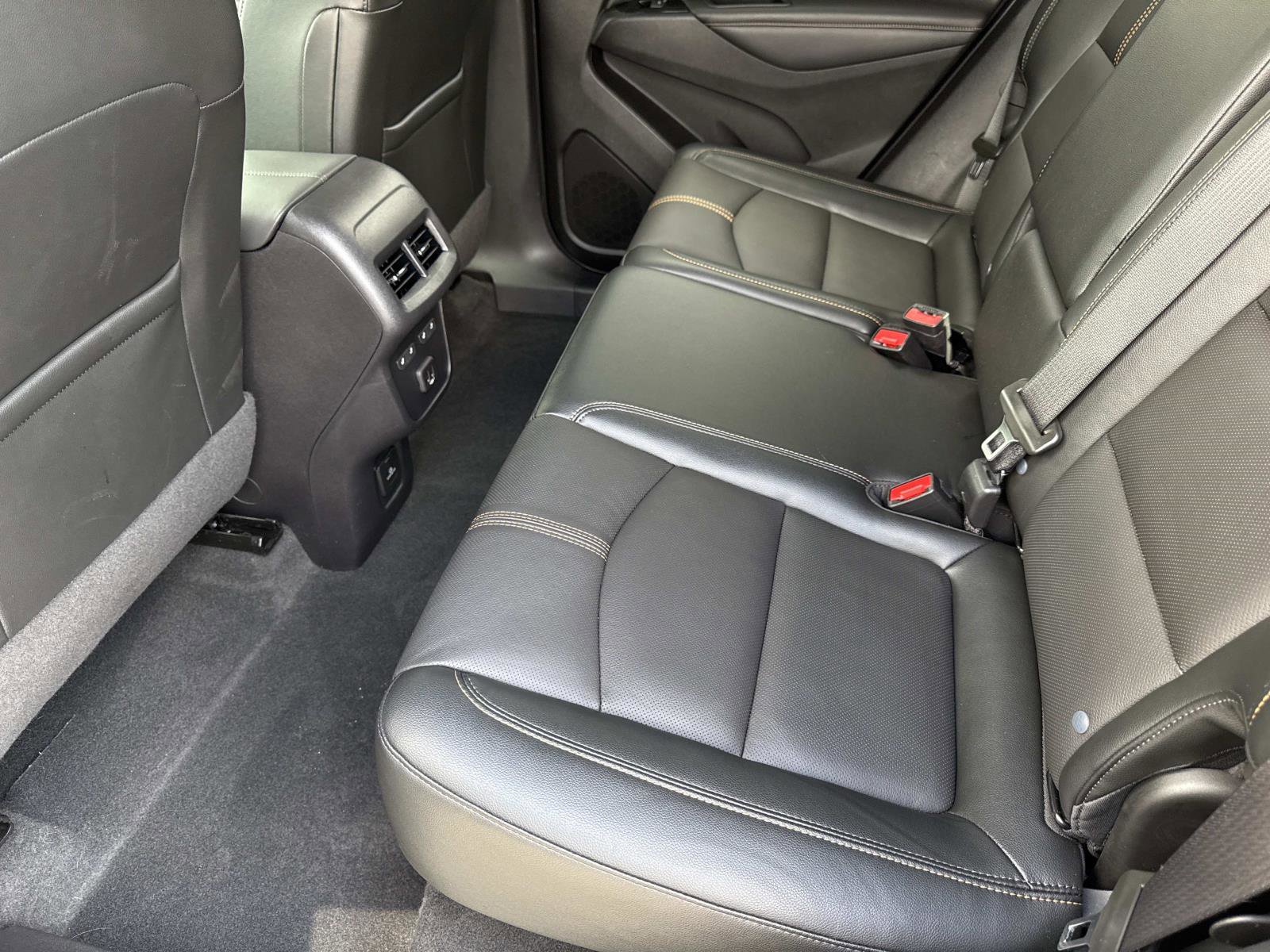 Used 2023 Chevrolet Equinox Premier FWD image 10