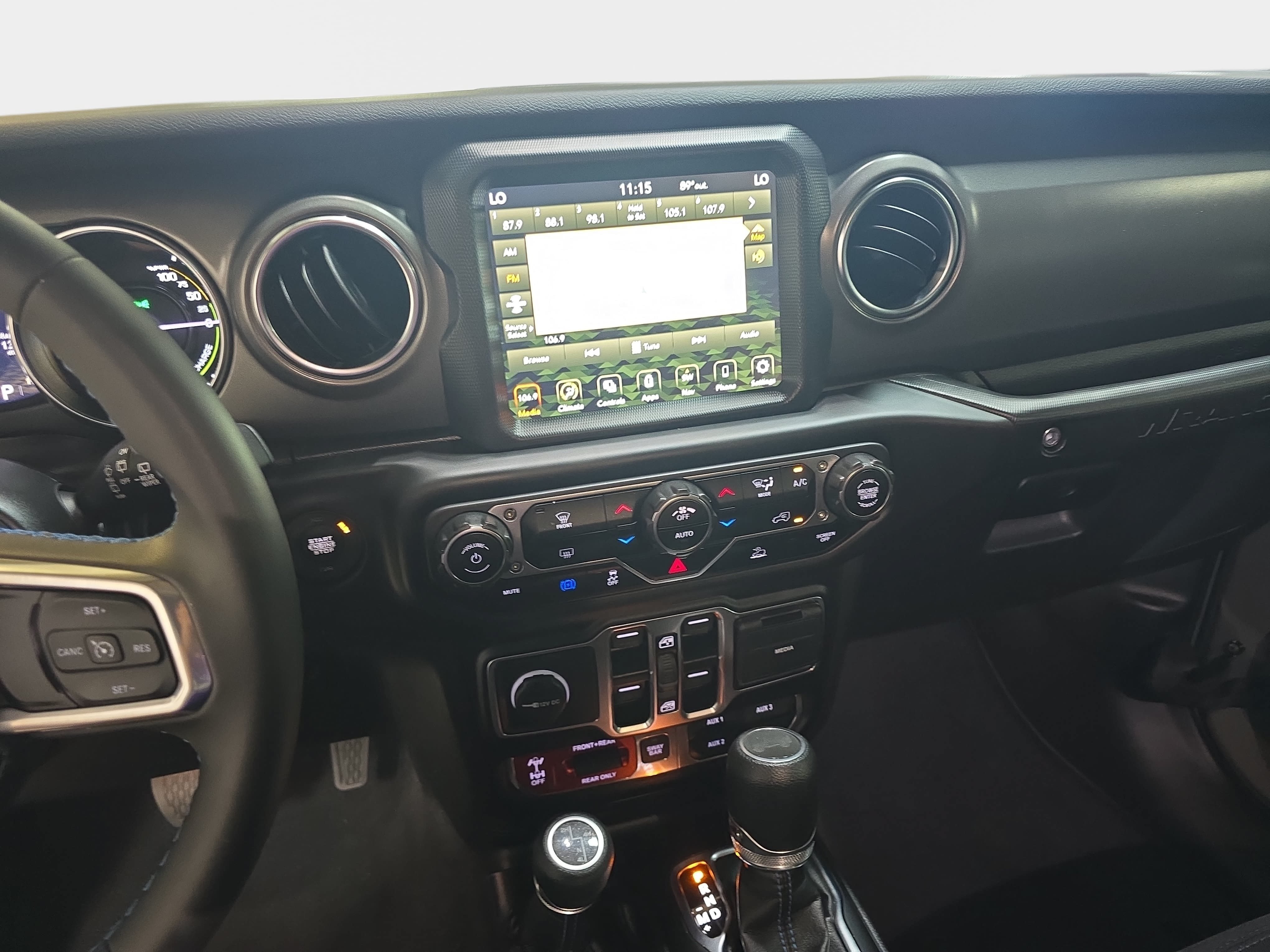 Used 2023 Jeep Wrangler Unlimited Rubicon 4xe AWD/4WD image 17