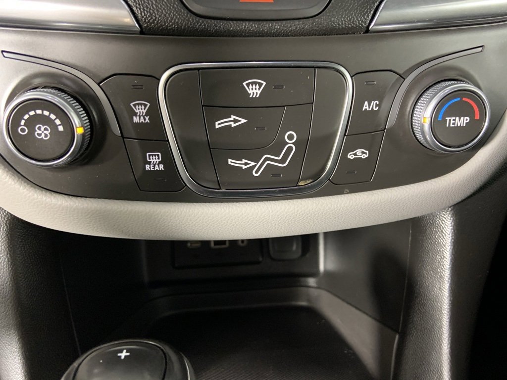 Used 2021 Chevrolet Equinox LS w/ LS Convenience Package image 12