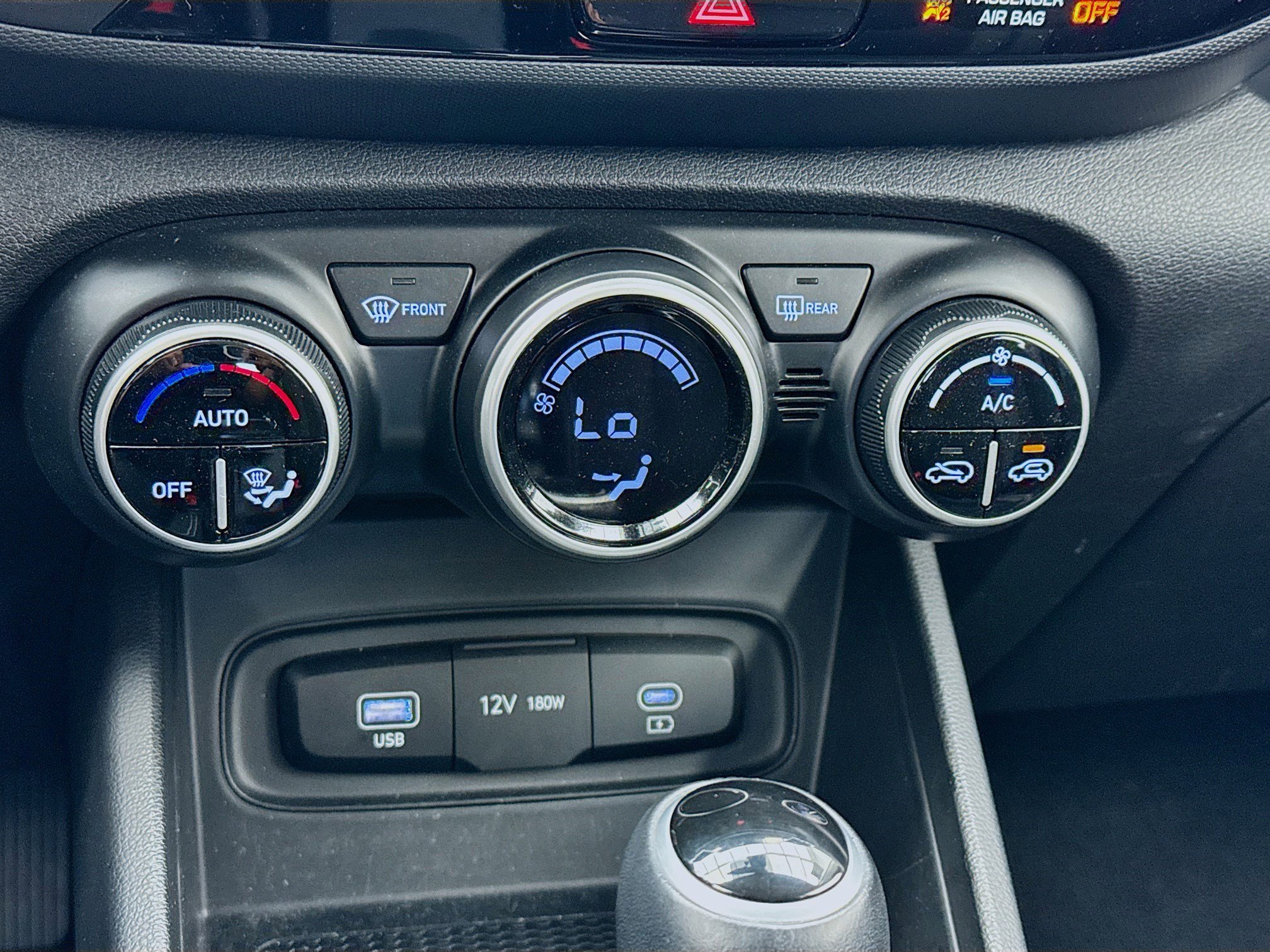 Used 2023 Hyundai Venue SEL image 12