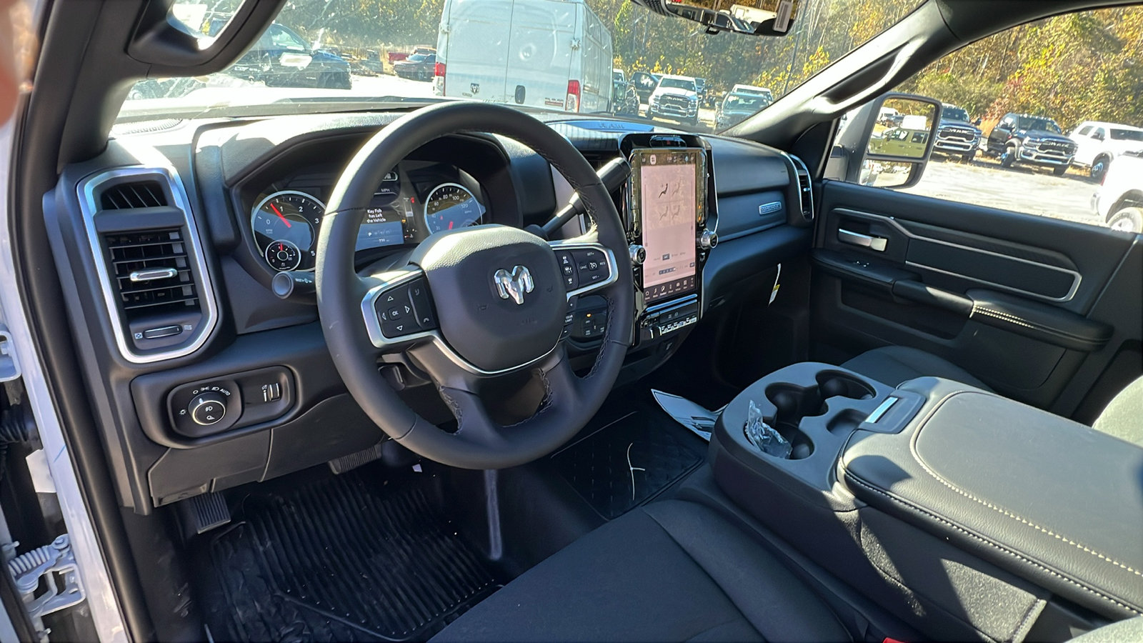 New 2025 RAM 5500 4x4 Regular Cab image 21