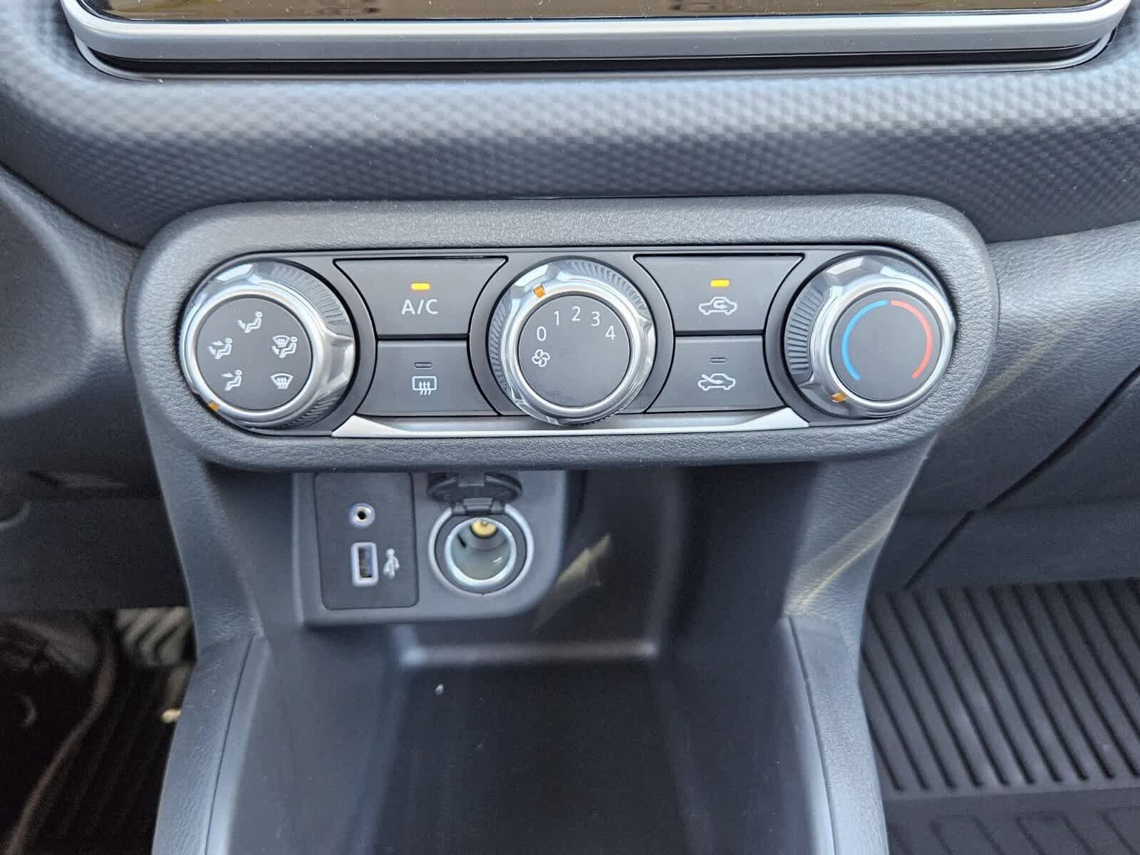 New 2025 Nissan Kicks Play S image 10