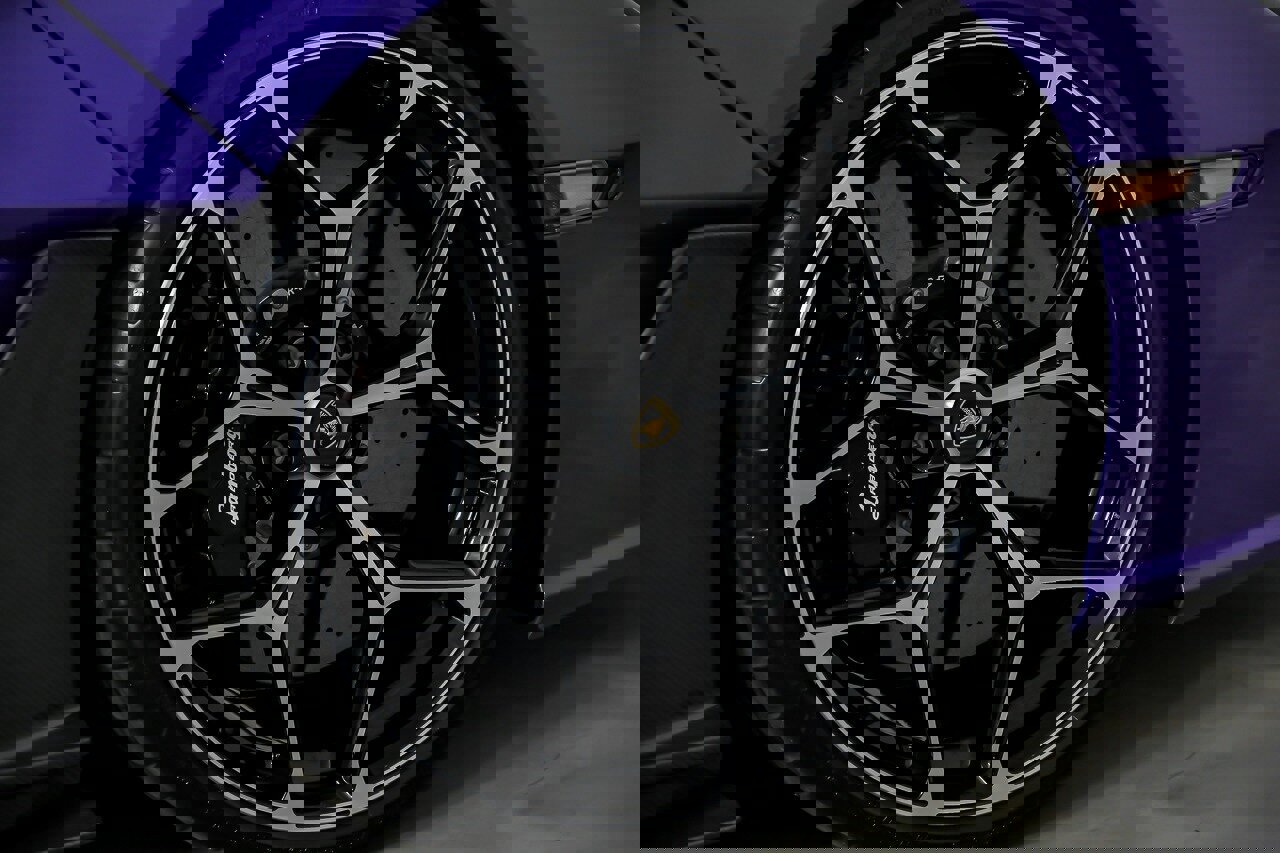 Used 2024 Lamborghini Revuelto image 24