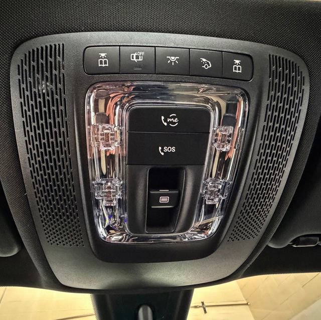Used 2022 Mercedes-Benz GLB 250 4MATIC image 25