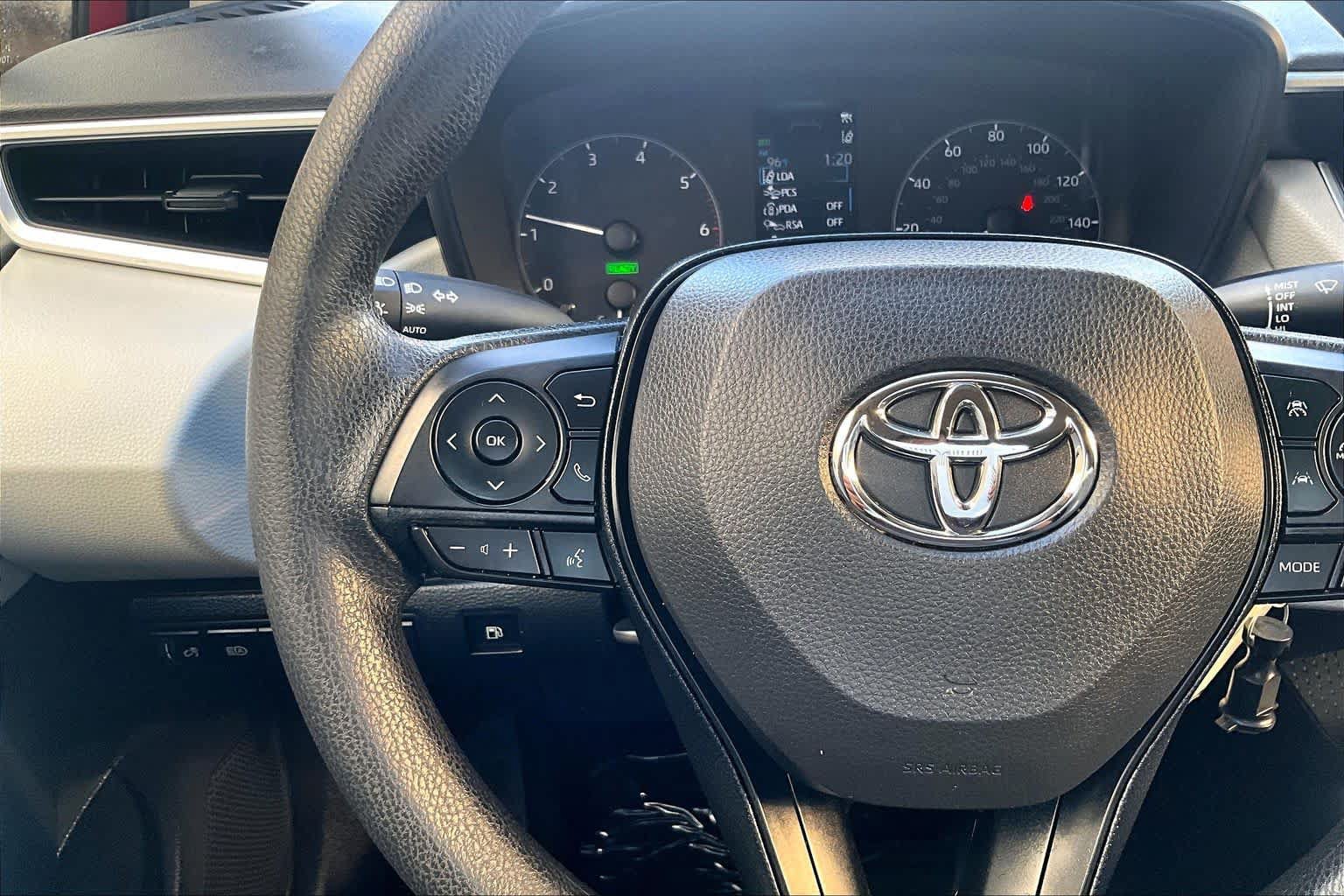 Used 2025 Toyota Corolla LE FWD image 23