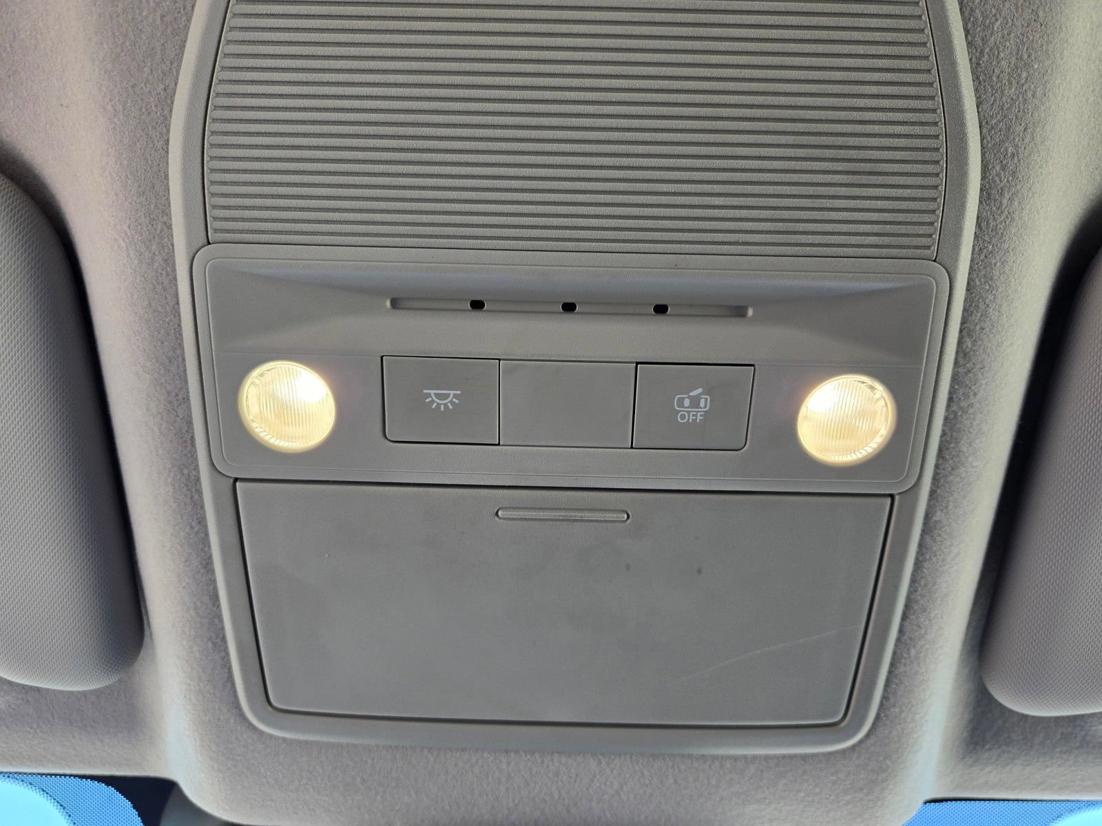 Used 2025 Nissan Kicks SR FWD image 24
