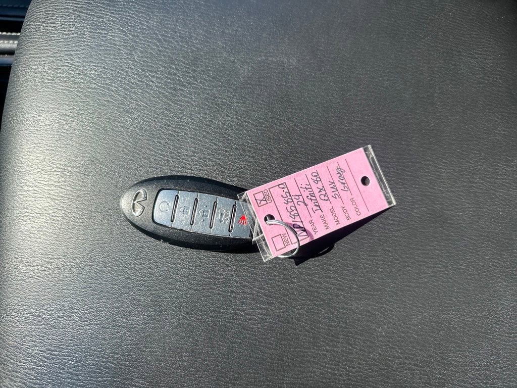 Used 2024 INFINITI QX80 Luxe image 19