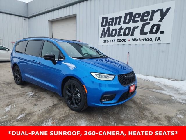New 2026 Chrysler Pacifica Select w/ S Appearance Package image 1