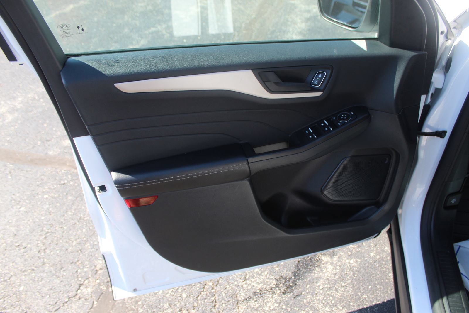 Used 2022 Ford Escape SE FWD image 20
