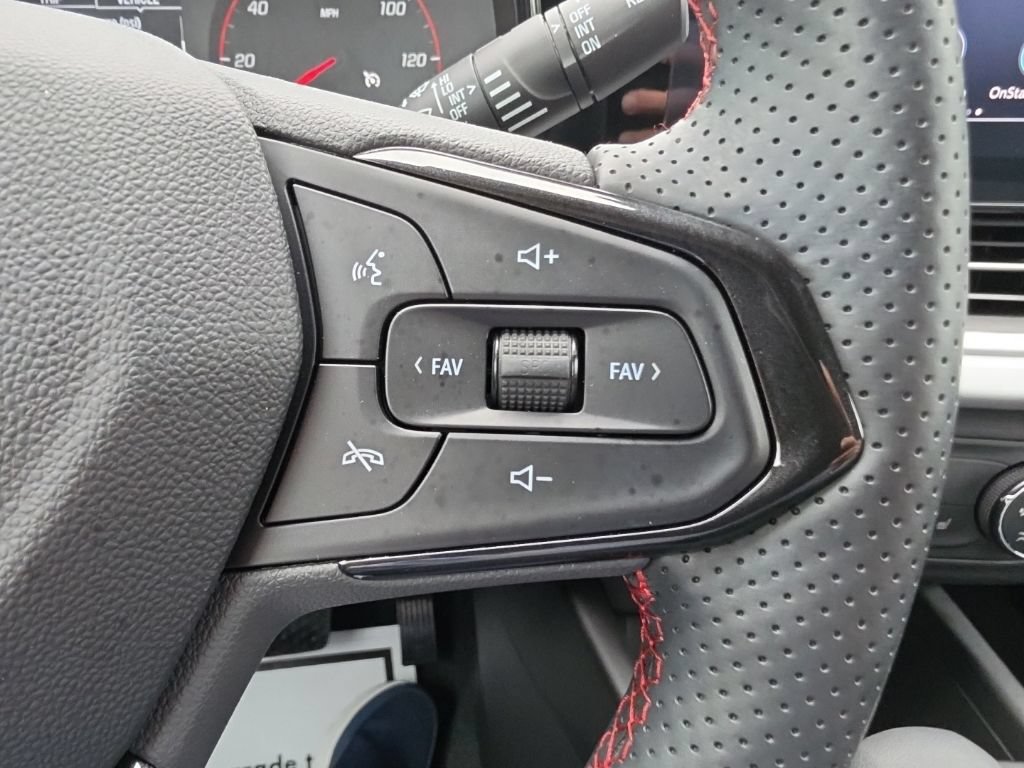 Certified 2024 Chevrolet Trax RS FWD image 12