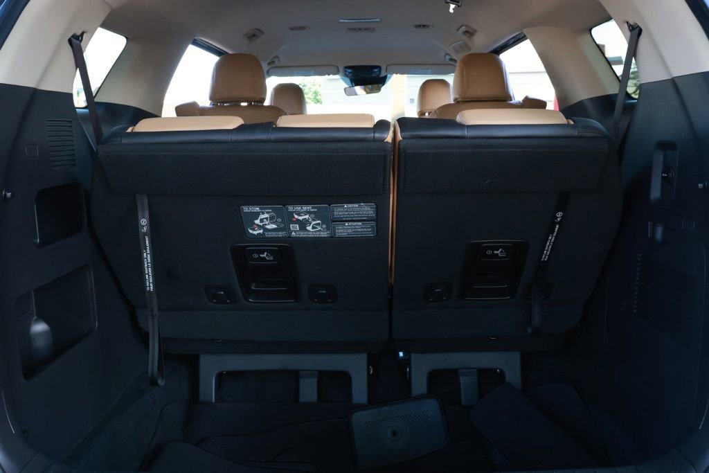 Used 2024 Kia Carnival LX FWD image 37