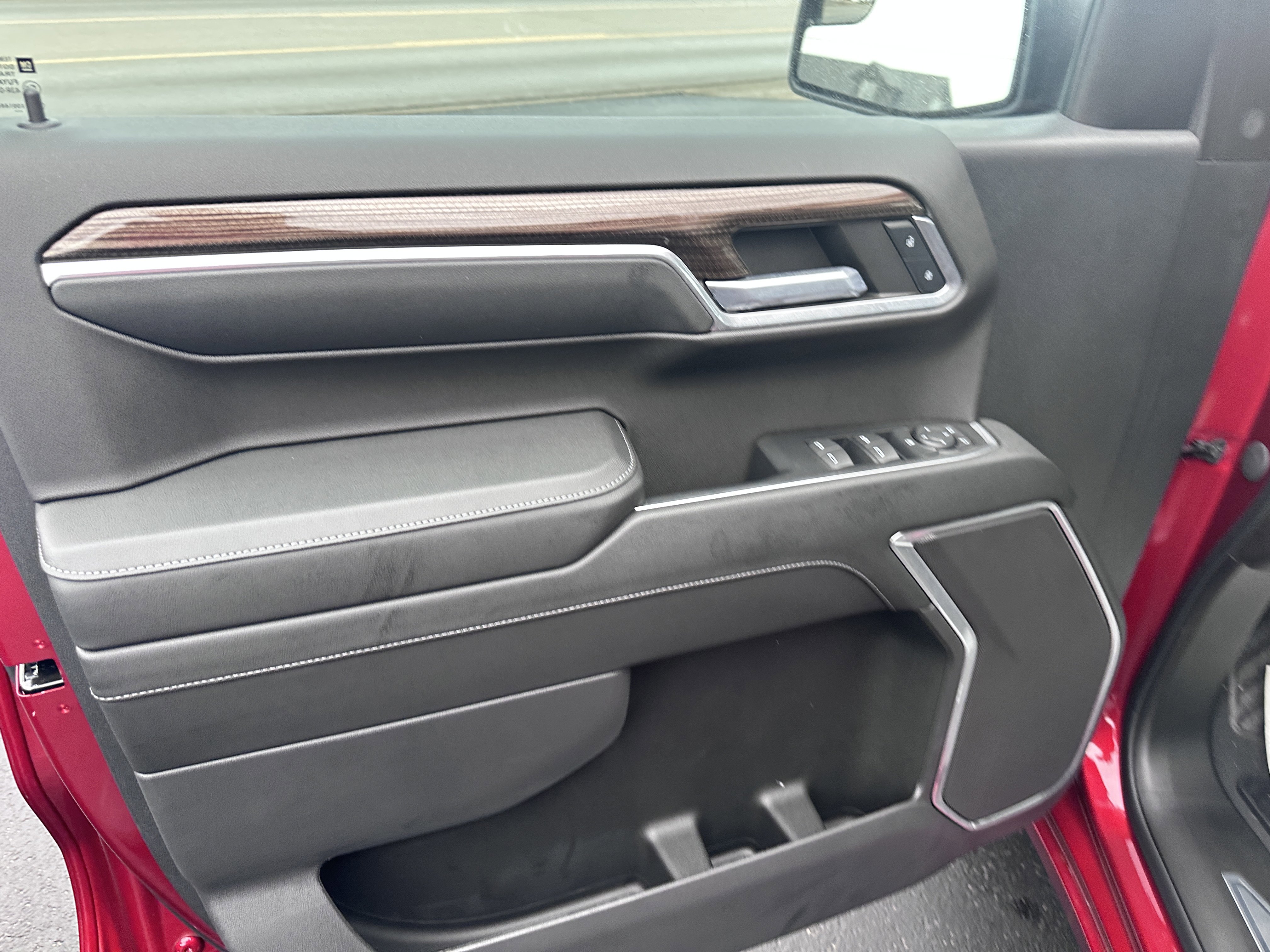 Used 2023 Chevrolet Silverado 1500 LT image 10