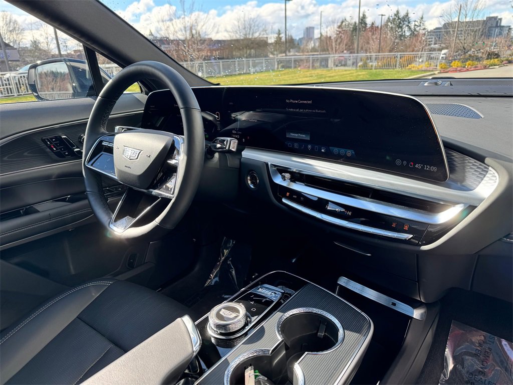 Used 2025 Cadillac Lyriq Sport image 41