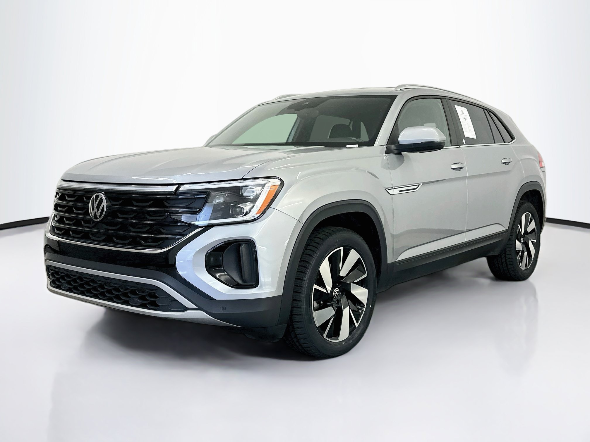 Used 2025 Volkswagen Atlas Cross Sport SE AWD/4WD image 3