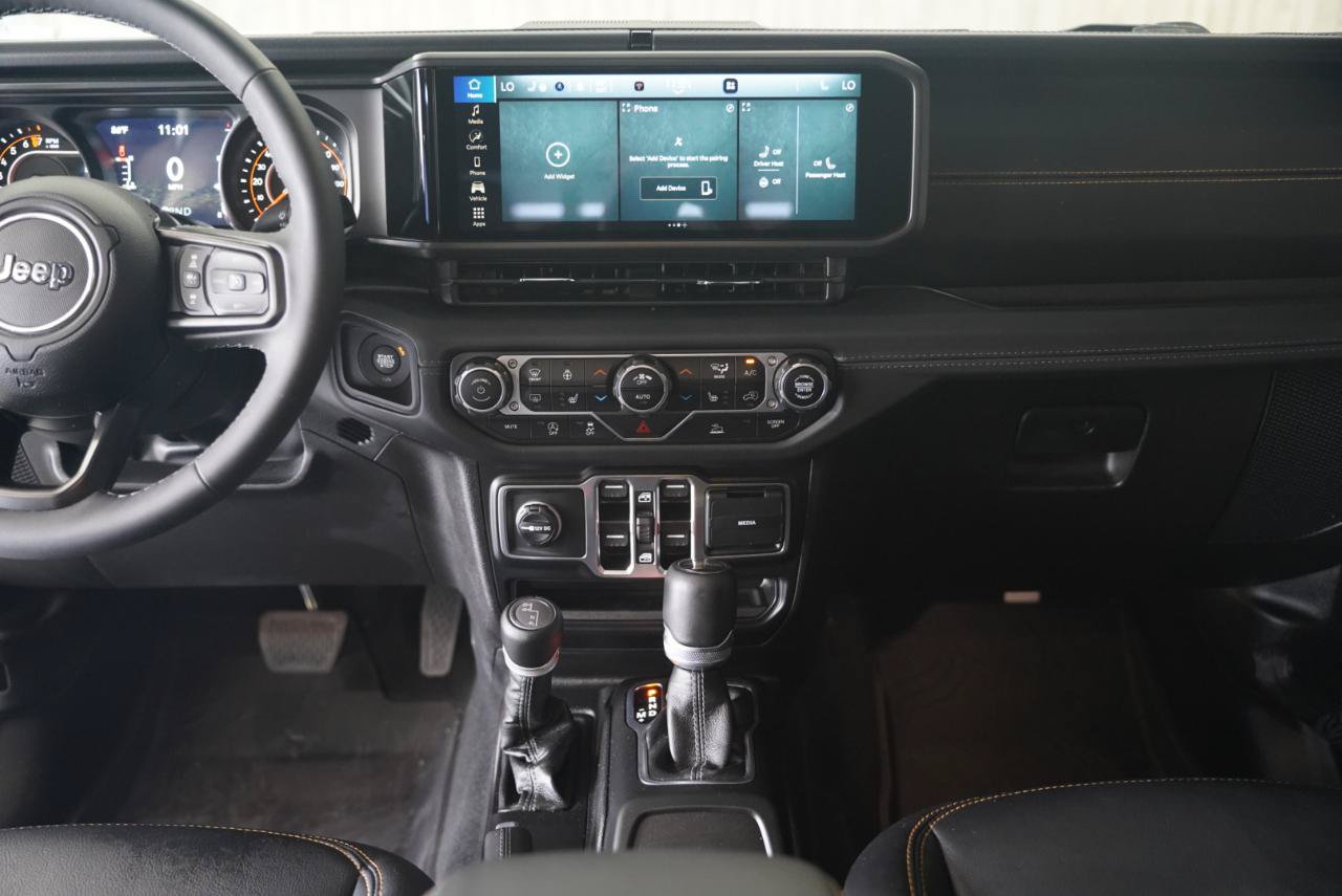Used 2025 Jeep Gladiator Sport AWD/4WD image 12
