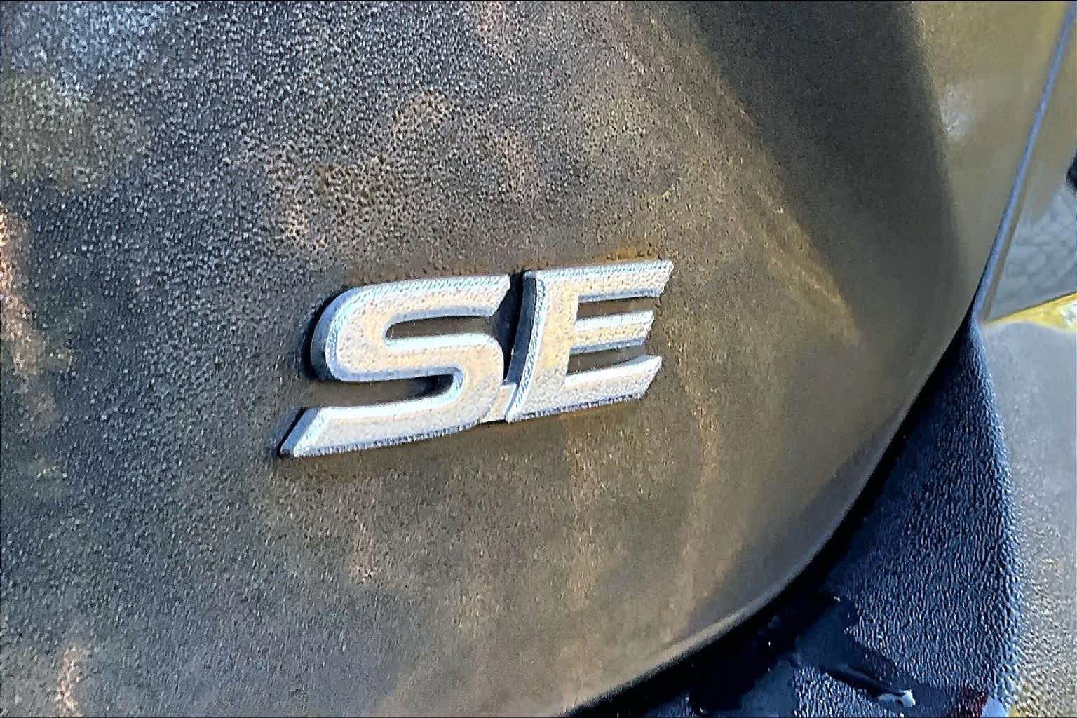 Used 2025 Toyota Camry SE FWD image 9