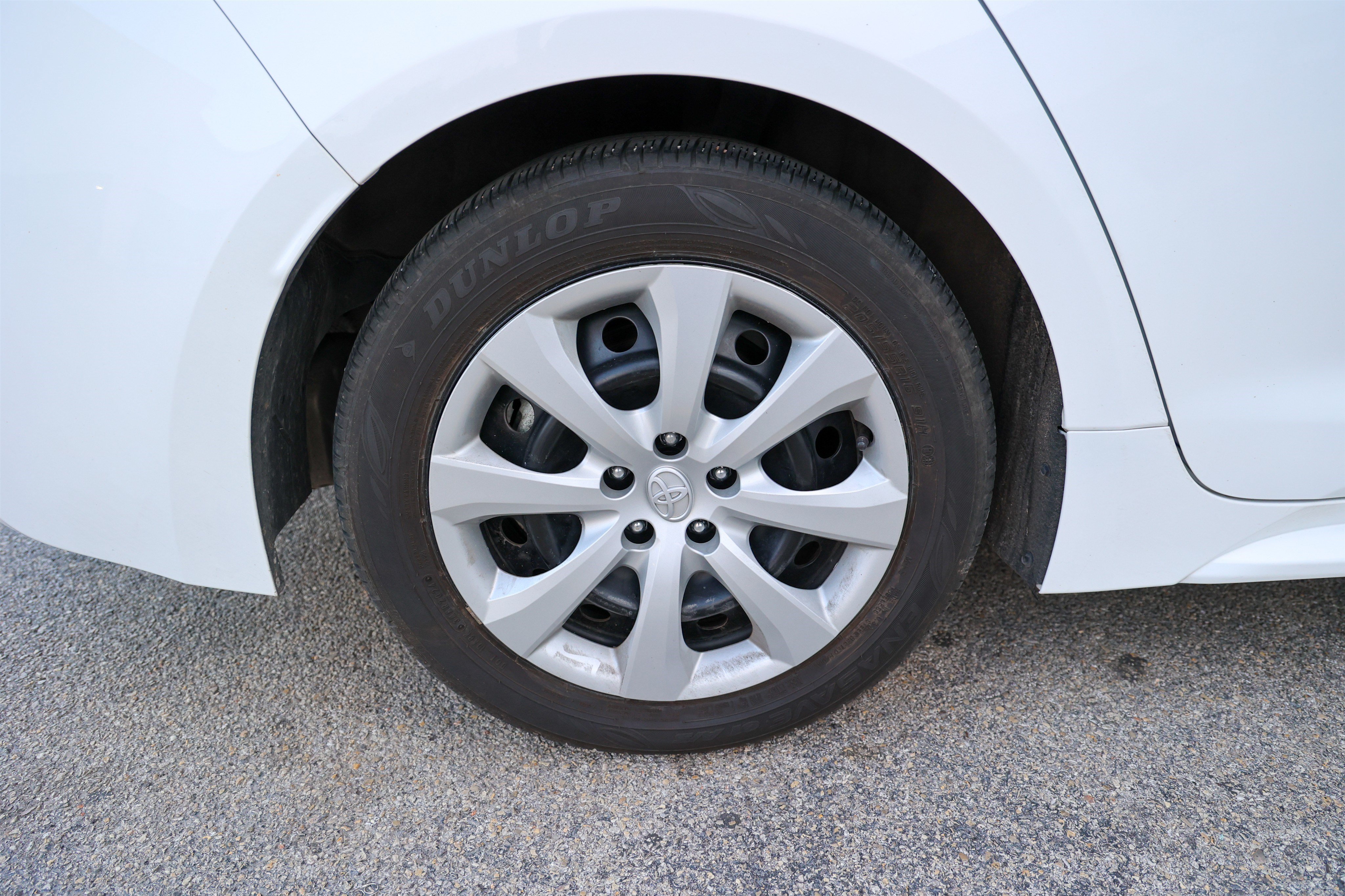 Used 2024 Toyota Corolla LE FWD image 13