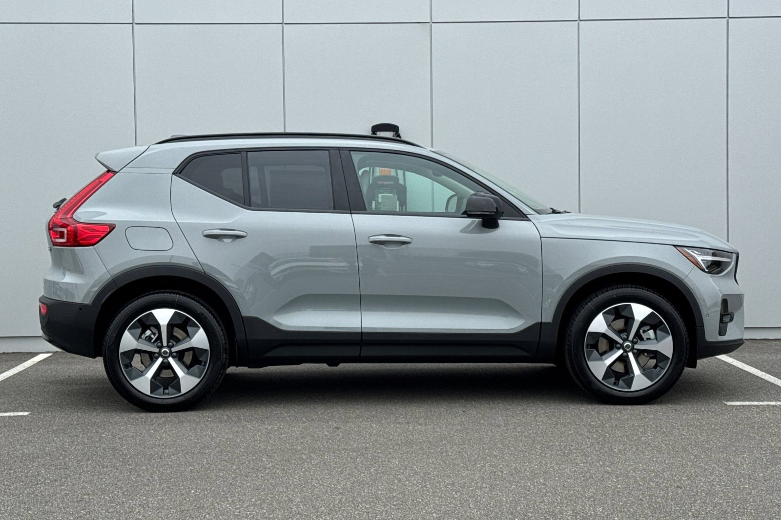 New 2026 Volvo XC40 B5 Plus w/ Protection Package Premier AWD/4WD image 6
