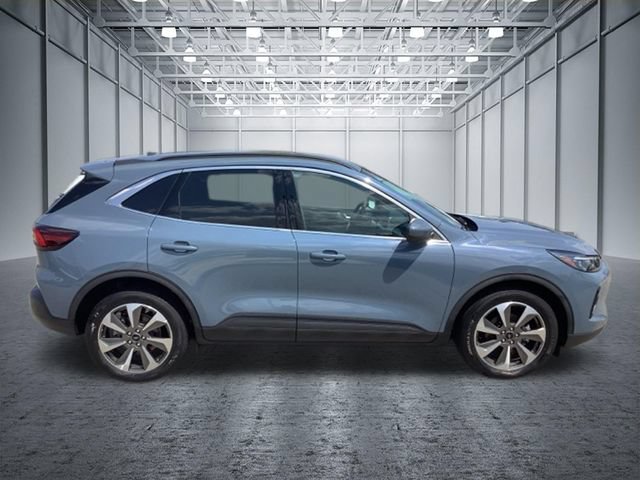 Used 2023 Ford Escape Platinum AWD/4WD image 4
