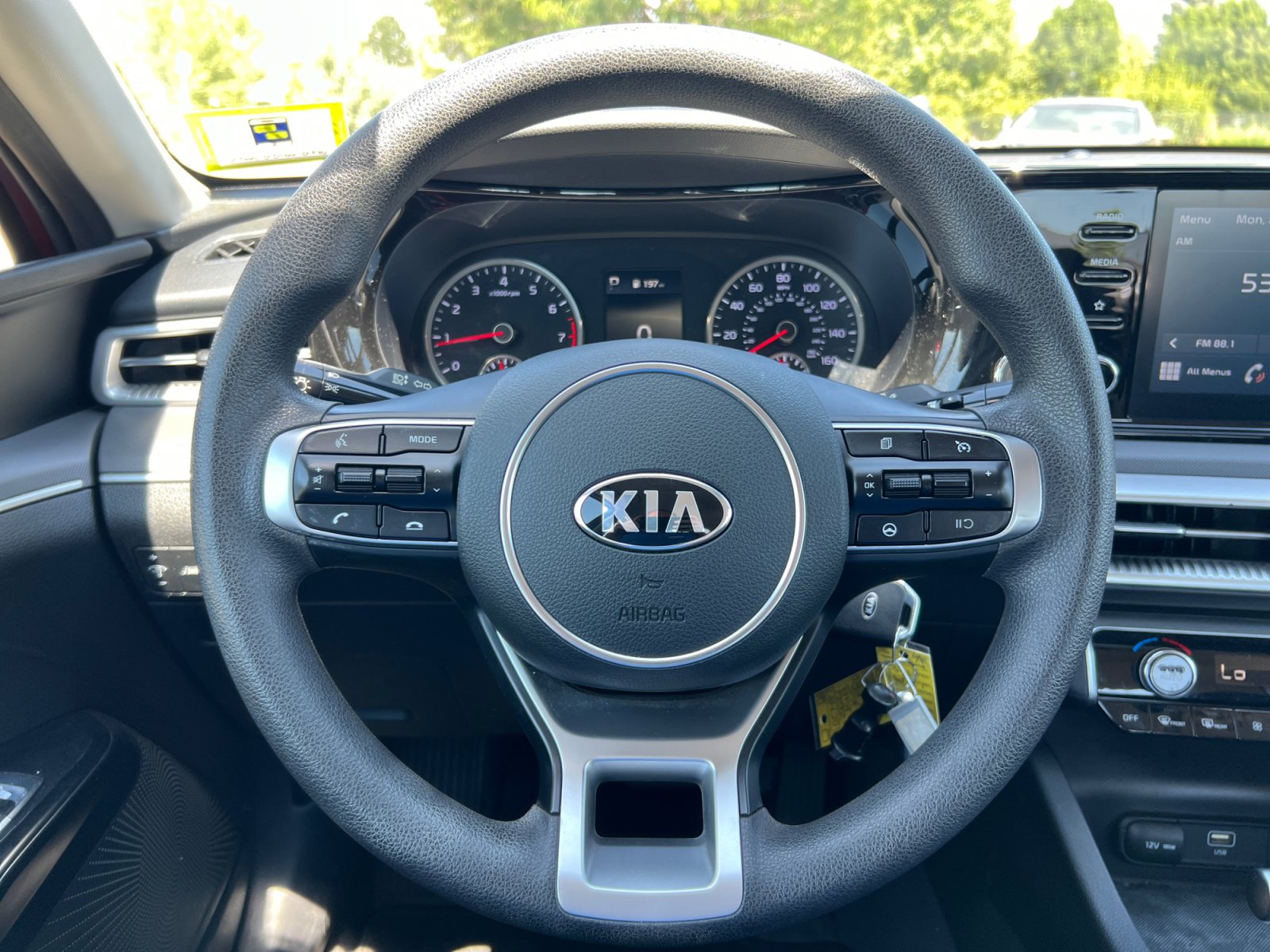 Used 2021 Kia K5 LX FWD image 9