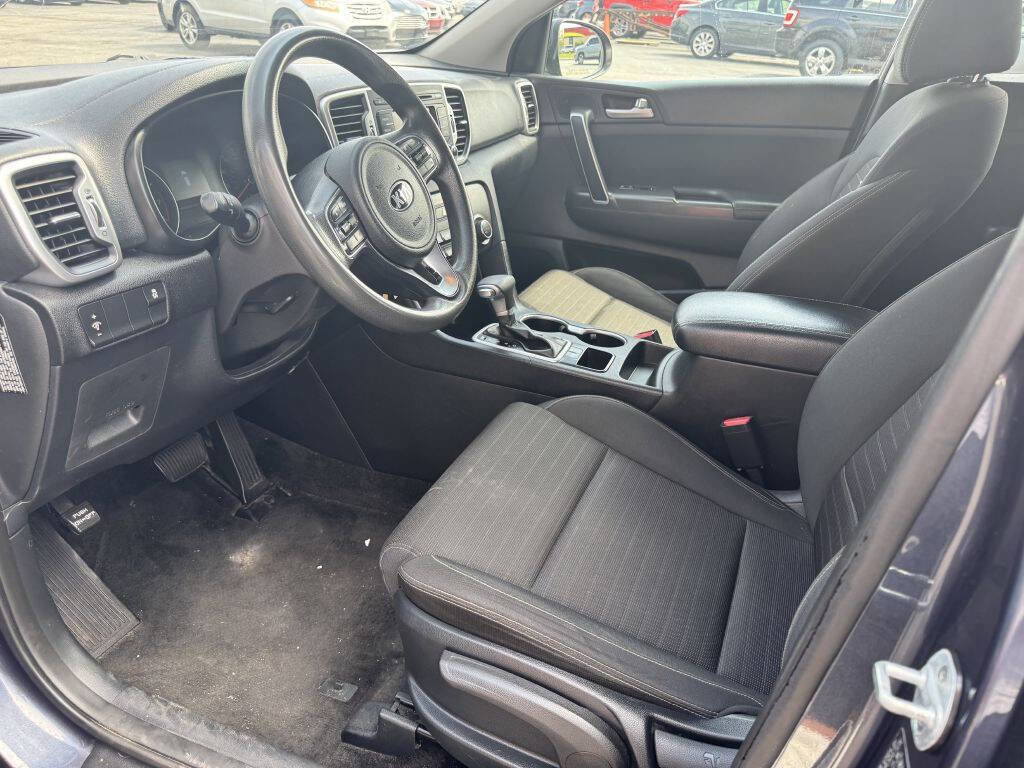 Used 2018 Kia Sportage LX image 9