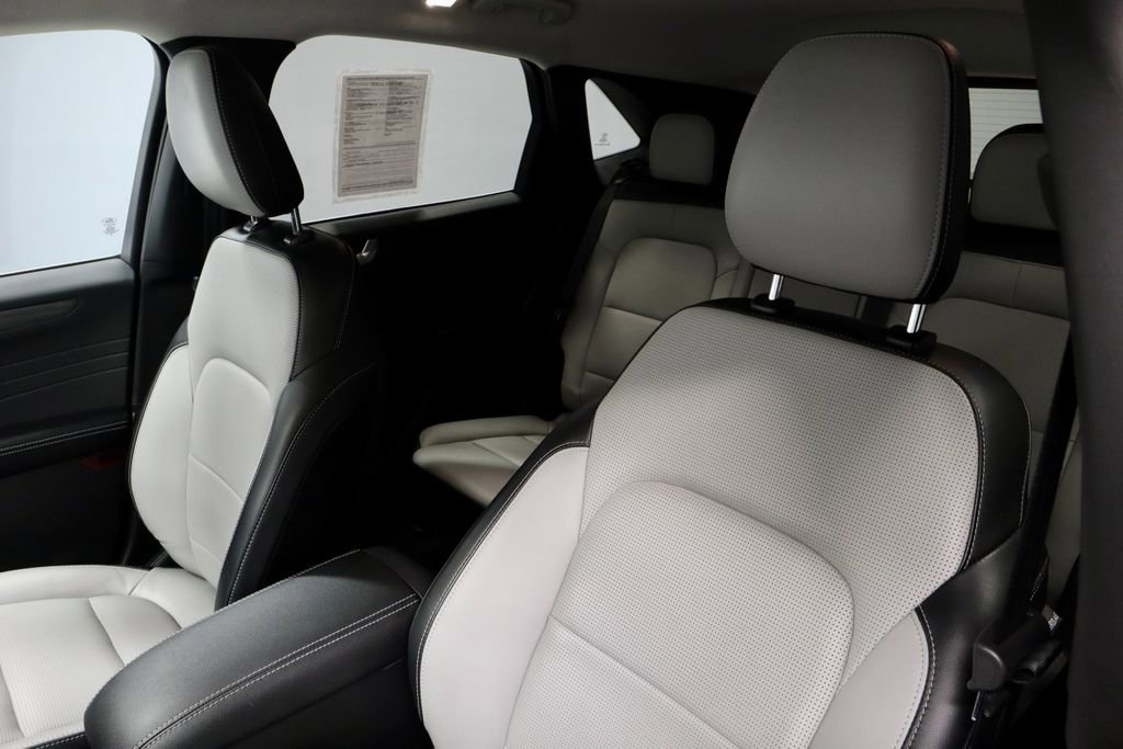 Certified 2023 Ford Escape Platinum AWD/4WD image 27