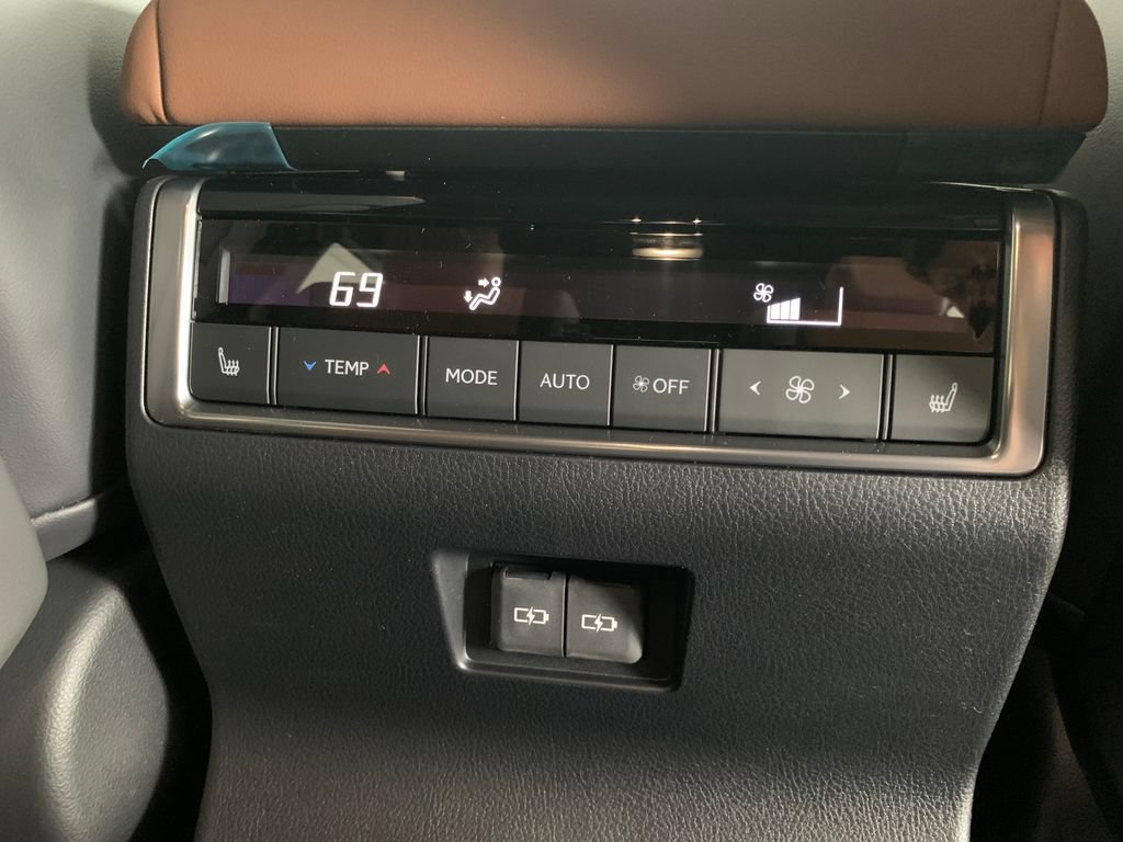 Used 2026 Lexus GX 550 w/ Accessory Package (2T) AWD/4WD image 12