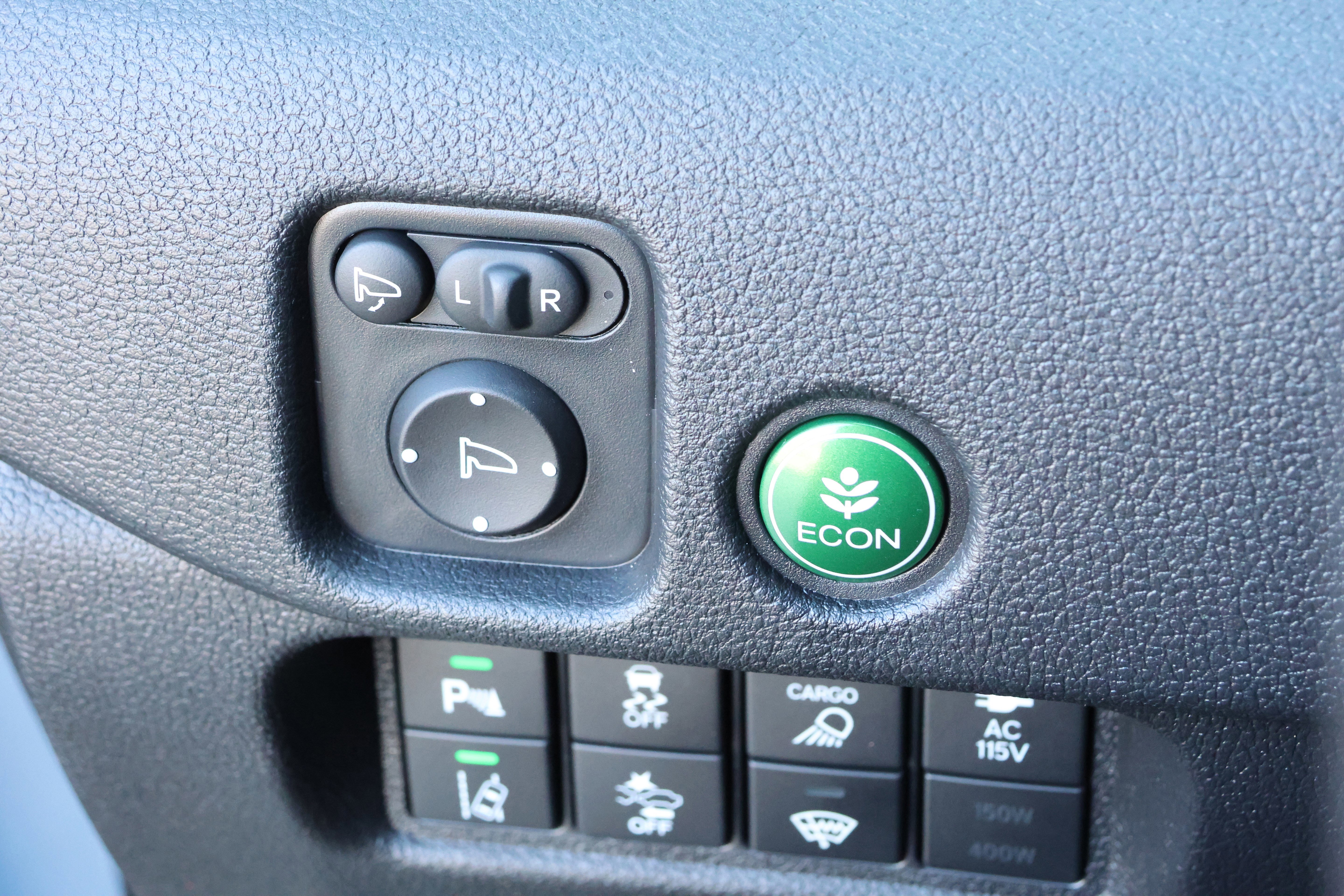 Used 2025 Honda Ridgeline Black Edition image 15