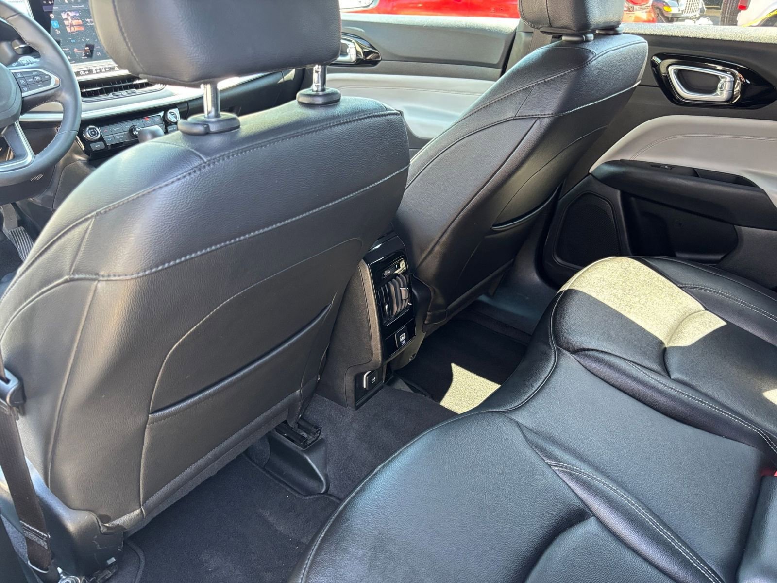 Used 2025 Jeep Compass Limited AWD/4WD image 23