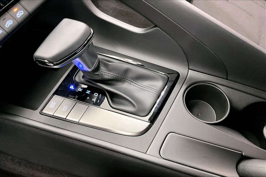 Certified 2025 Hyundai Elantra Sport FWD image 14