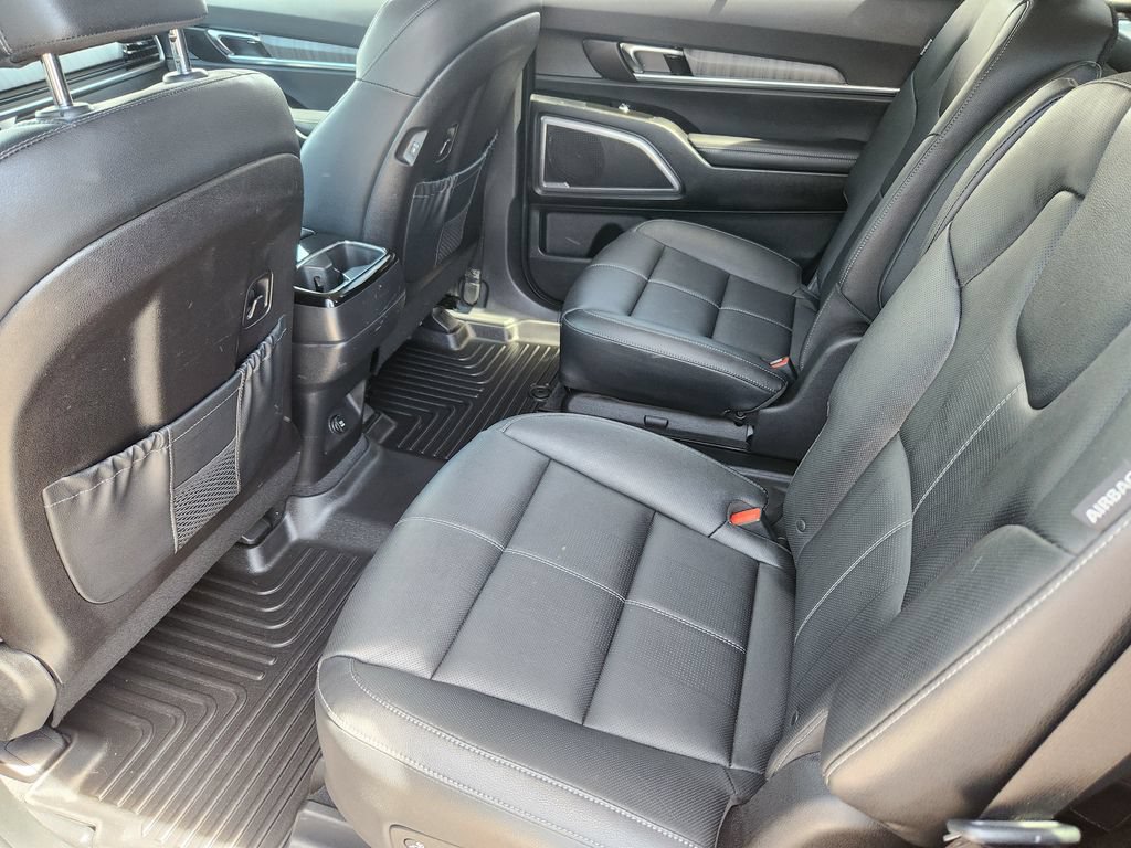 Certified 2024 Kia Telluride EX w/ EX Captain's Chair Package AWD/4WD image 11