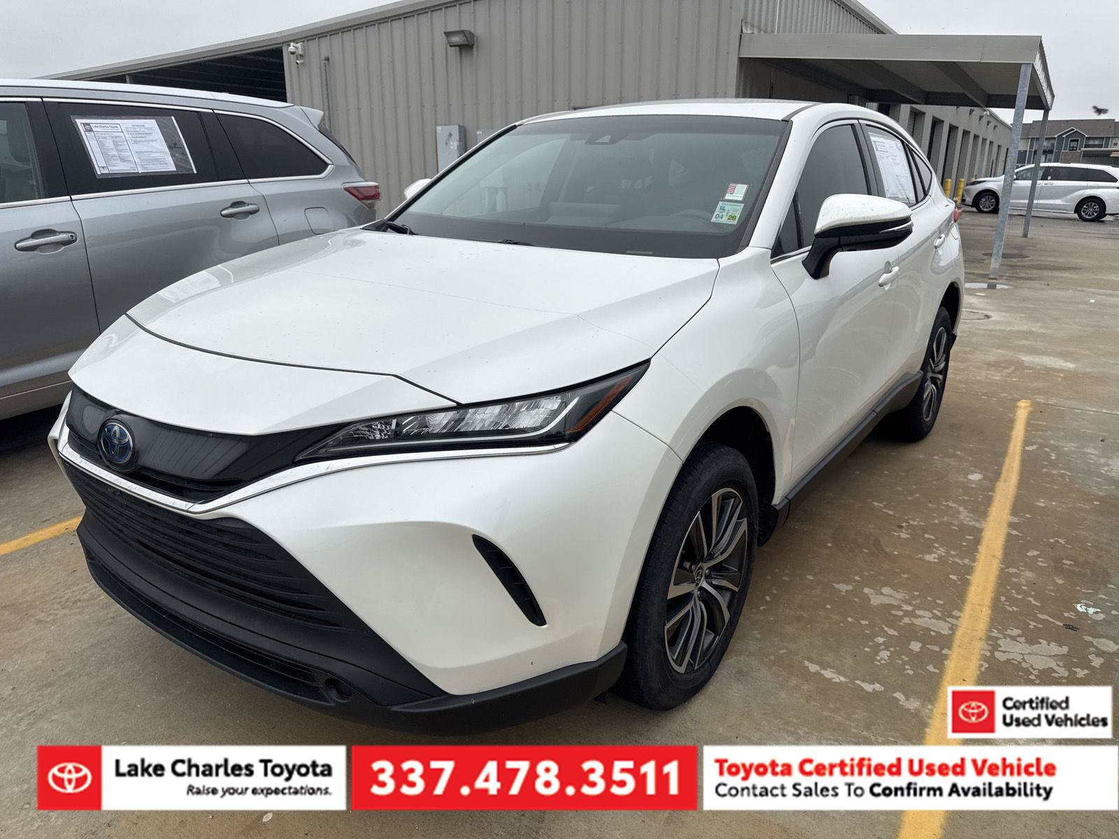 Certified 2022 Toyota Venza LE AWD/4WD image 1