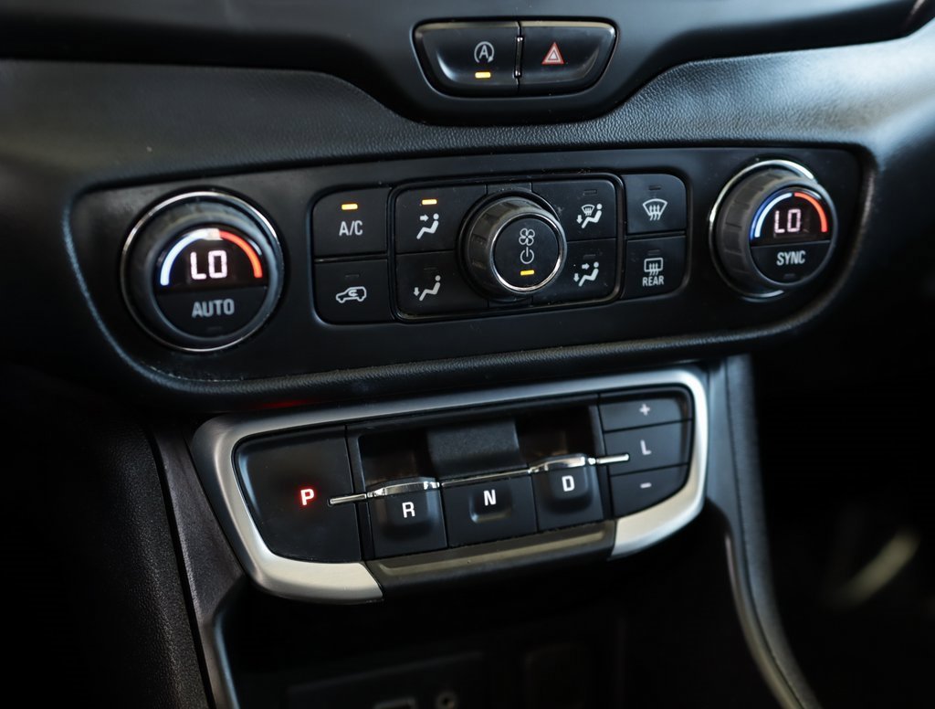 Used 2022 GMC Terrain SLE w/ Driver Convenience Package image 15