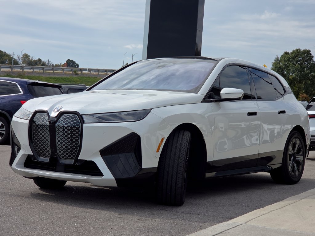Used 2023 BMW iX xDrive50 w/ Premium Package AWD/4WD image 24
