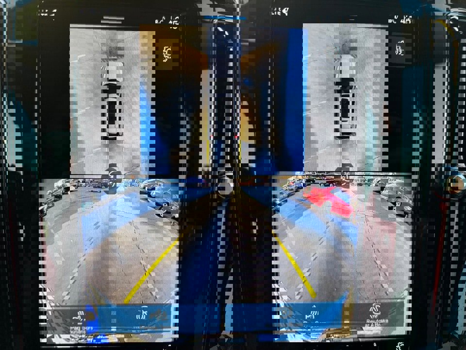 Certified 2024 Volvo XC60 B5 Plus w/ Climate Package image 19