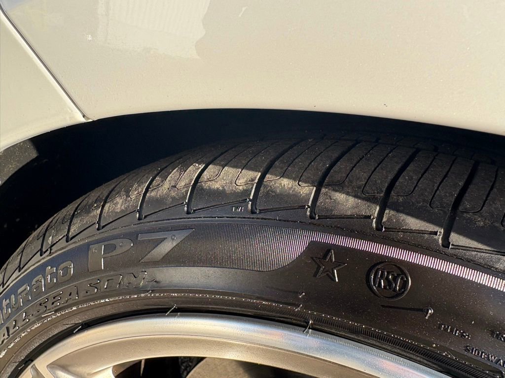 Used 2021 BMW M440i Convertible w/ Premium Package image 11