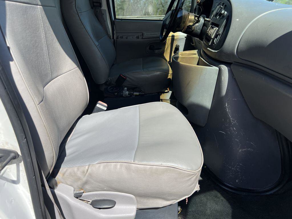 Used 1998 Ford E-250 and Econoline 250 image 16