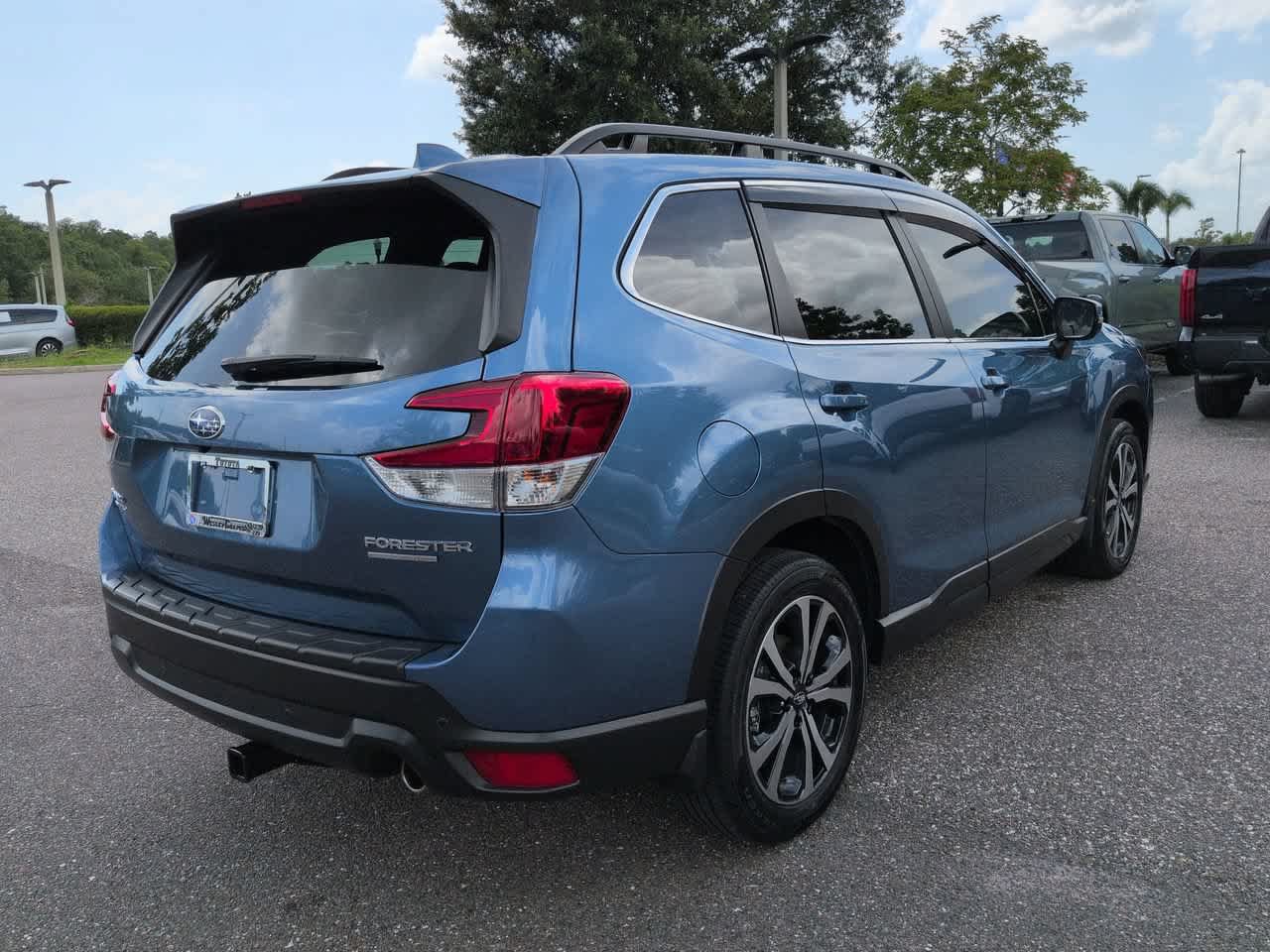Used 2023 Subaru Forester Limited AWD/4WD image 6