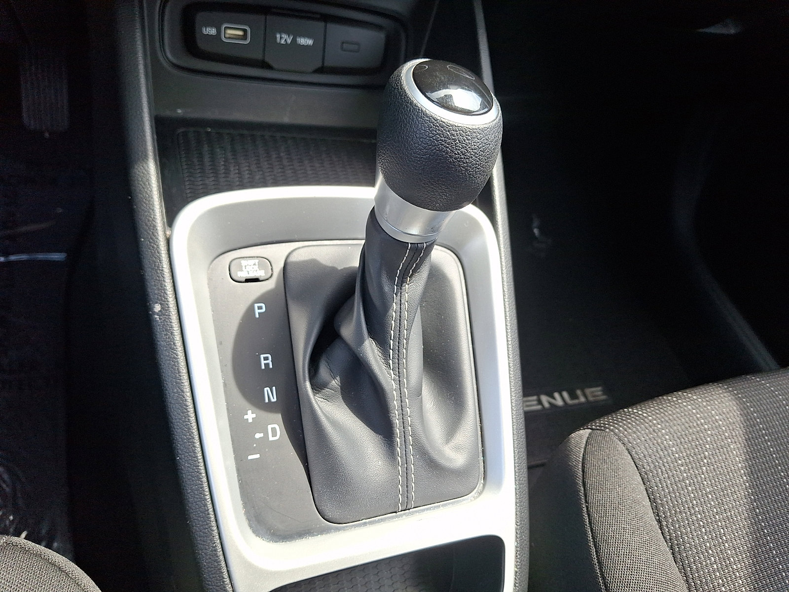 Certified 2022 Hyundai Venue SE FWD image 22