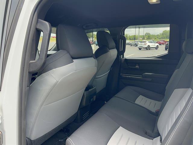 Used 2025 Toyota Tacoma TRD Off-Road AWD/4WD image 15