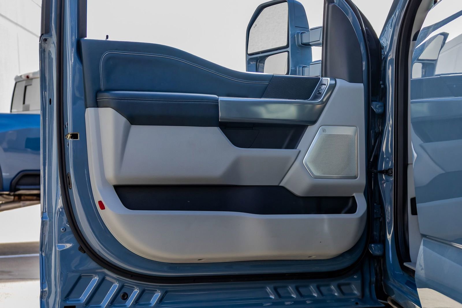 Used 2023 Ford F350 Limited w/ FX4 Off-Road Package image 36