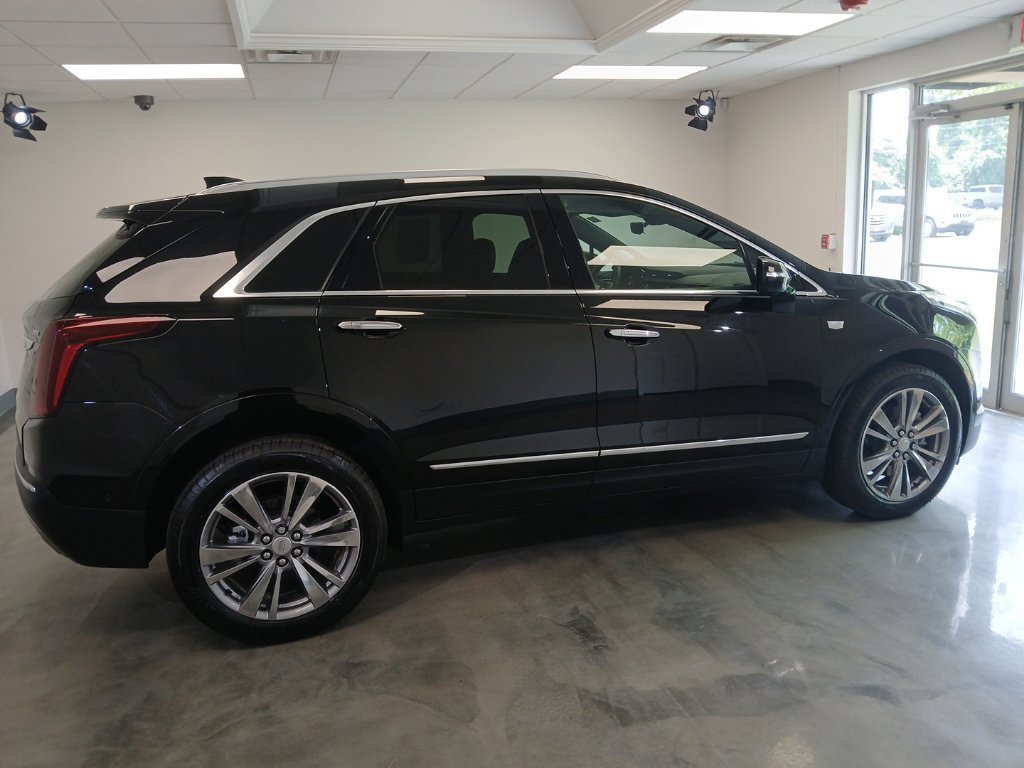Certified 2025 Cadillac XT5 Premium Luxury w/ Technology Package AWD/4WD image 8