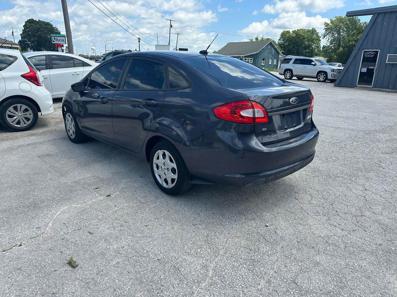 Used 2012 Ford Fiesta SE FWD image 6
