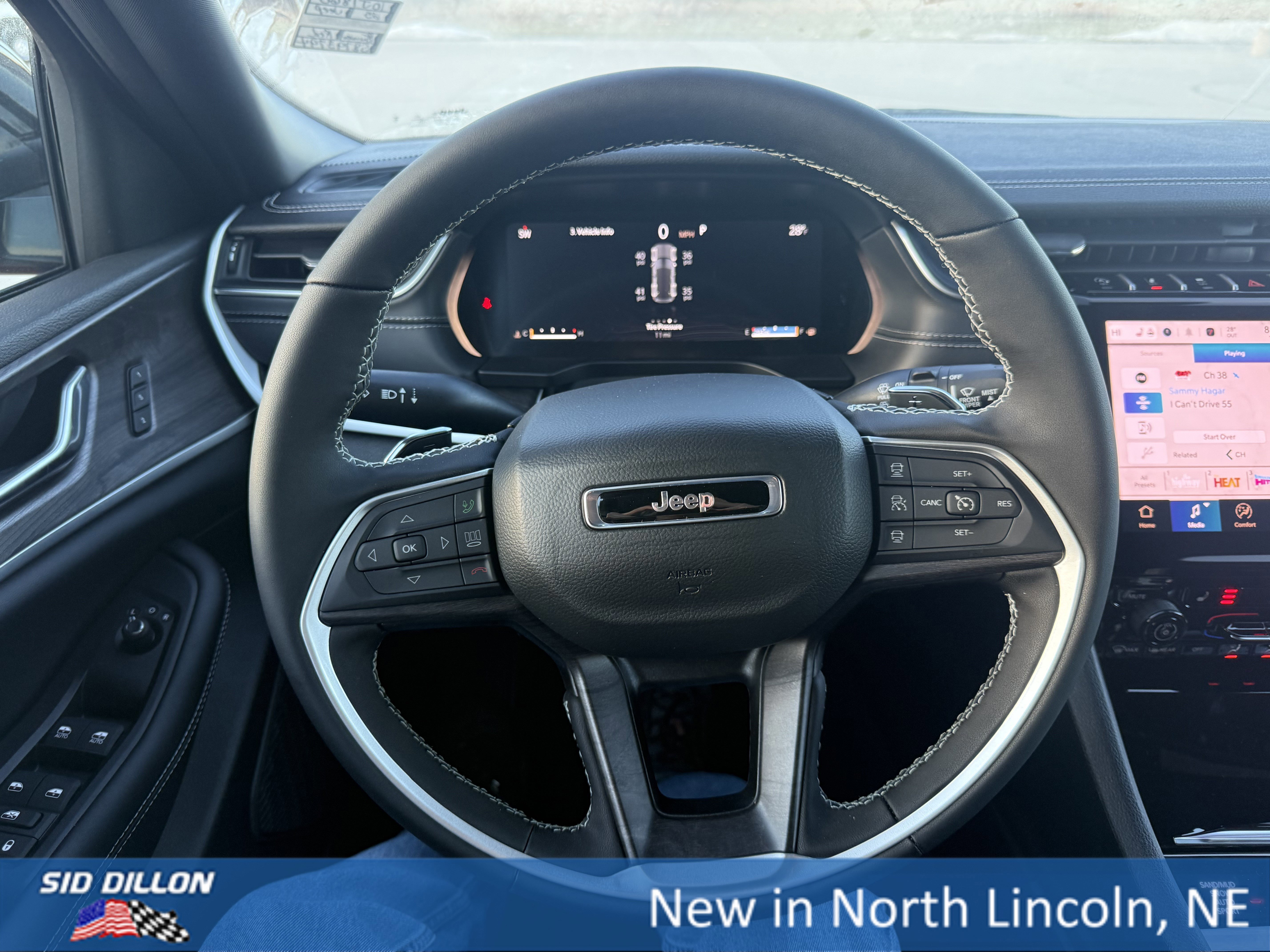 New 2025 Jeep Grand Cherokee Limited image 8