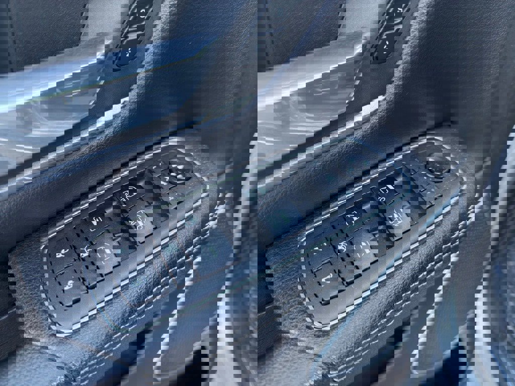 Used 2019 RAM 1500 Laramie image 13