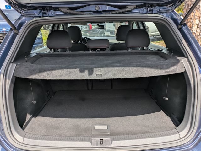 Used 2018 Volkswagen Golf 4-Door FWD image 9