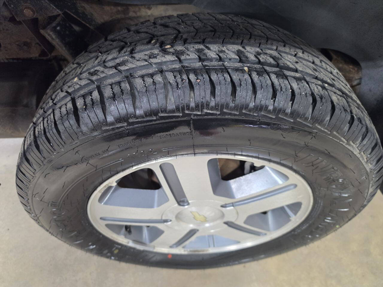 Used 2005 Chevrolet TrailBlazer EXT 4WD w/ LS Preferred Equipment Group image 11
