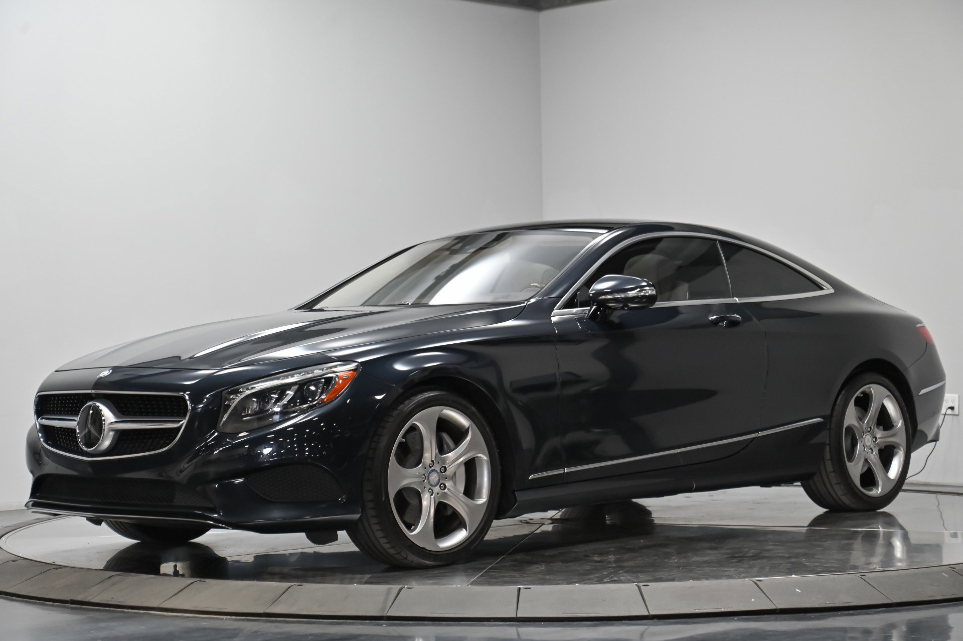 Used 2015 Mercedes-Benz S 550 4MATIC Coupe image 2